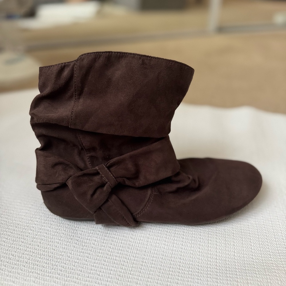 👢👢 Slouchy Dark Brown Ankle Booties - Size 9
